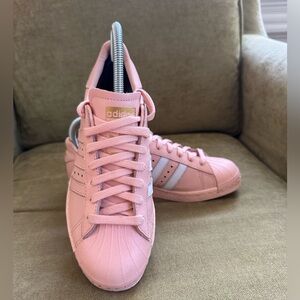Rare Adidas Originals Superstar Sneakers 👟🩷